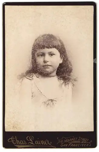 Fotografie Chas. Lainer, San Francisco, 715 Market Street, Portrait kleines Mädchen mit Halskette