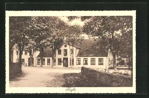 AK Tinglev, Gebäude unter Bäumen