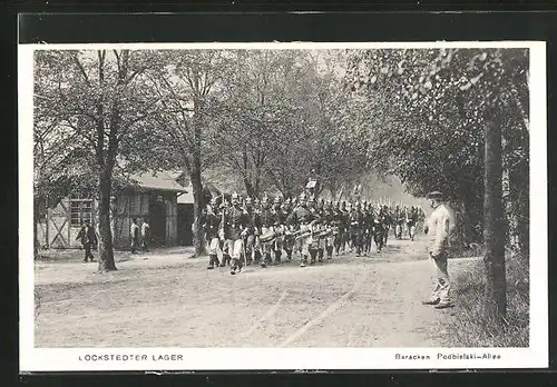 AK Lockstedter Lager, Parade in der Podbielski-Allee