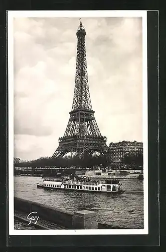 AK Paris, La Tour Eiffel, Fähre am Eiffelturm