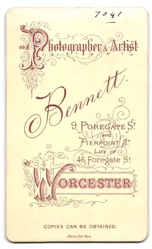 Fotografie Atelier Bennett, Worcester, 9 Foregate Street, Portrait Herr im Anzug mit Vollbart