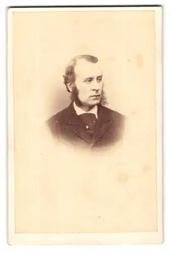 Fotografie Lock & Whitfield, London, 178 Regent Street, Portrait Gentleman mit langen Koteletten