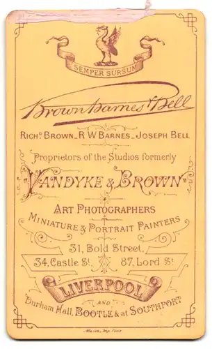 Fotografie Vandyke & Brown, Liverpool, 31 Bold Street, Portrait Gentleman mit Vollbart im Anzug