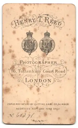 Fotografie Henry T. Reed, London, 16 Tottenham Court Road, Portrait Grimmiger Herr mit Henriquatre Bart
