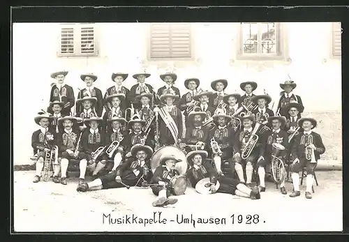 Foto-AK Musikkapelle aus Umhausen mit Instrumenten, 1928