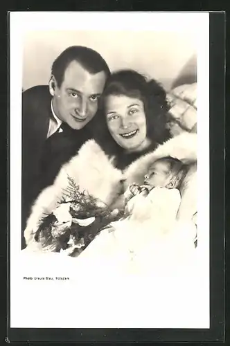 AK Prinz Louis Ferdinand und Grossfürstin Kira von Russland mit ihrem Neugeborenen