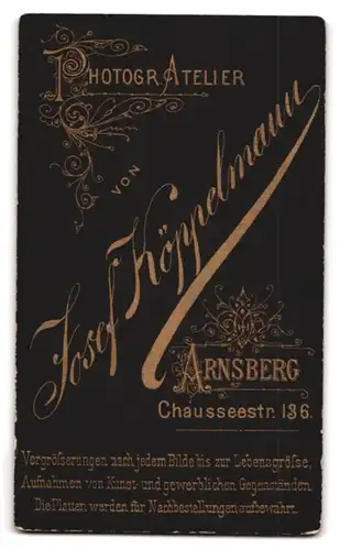 Fotografie Josef Köppelmann, Arnsberg, Chausseestrasse 136, Portrait junger Mann im Anzug mit Schnurrbart