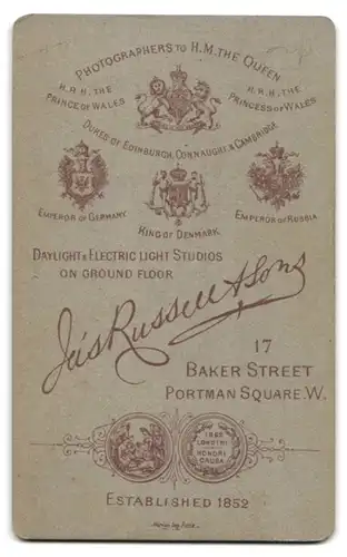 Fotografie Jas. Russell & Son, London, 17 Baker Street, Portrait Herr mit Marxbart im Jacket