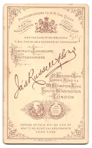 Fotografie Russell & Son, South Kensington, 199 Brompton Road, junger Mann in modischer Jacke mit Oberlippenbart