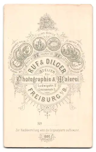 Fotografie Ruf & Dilger, Freiburg i/B., Ludwigstr. 2, Portrait Herr mit elegantem Vollbart