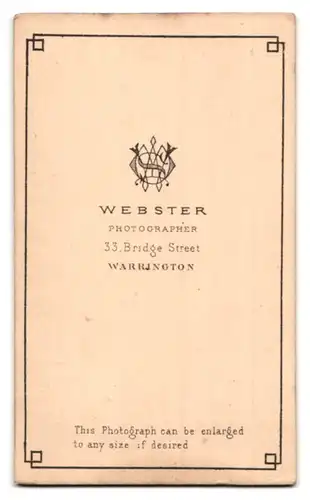 Fotografie Webster, Warrington, 33 Bridge Street, Portrait Mann im Anzug mit Vollbart