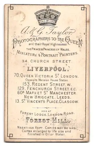 Fotografie A.& G. Taylor, Liverpool, 34 Church Street, Portrait beleibter Herr mit Querbinder und Shin-Trap Bart