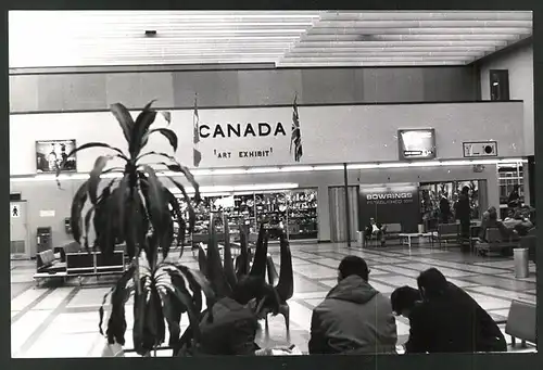 Fotografie Willy-Kurt Wittig, Ansicht Gander / Neufundland, Flughafen-Terminal Innenansicht