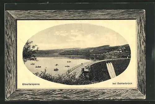 Präge-Passepartout-AK Dahlerbrück, Gloertalsperre mit Booten