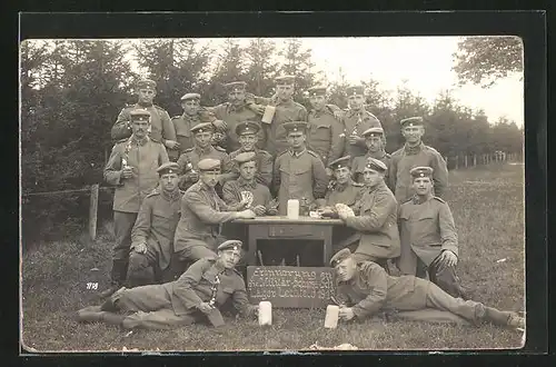 AK Lager Lechfeld, Soldatengruppenbild mit Kartenspielen