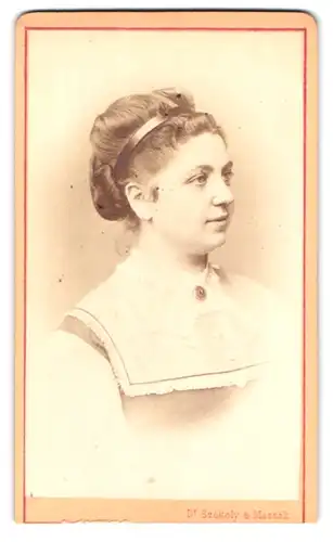 Fotografie Dr. Szekely & Massak, Wien, Elisabethstr. 1, Portrait Anna Kratz 1837-1918, Schauspielerin