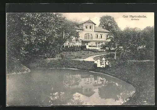 AK Hartenholm / Holstein, Blick auf das Gut mit Teich