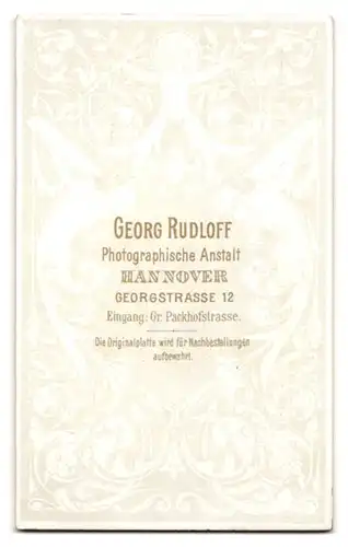 Fotografie Georg Rudloff, Hannover, Georgstasse 12, Portrait kleines Mädchen im weissen Kleid