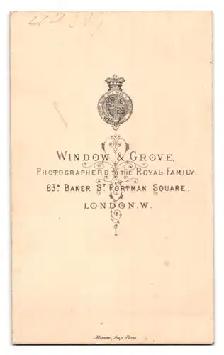 Fotografie Window & Grove, London, 63a Baker Street, Portrait Mann in gestreiftem Anzug