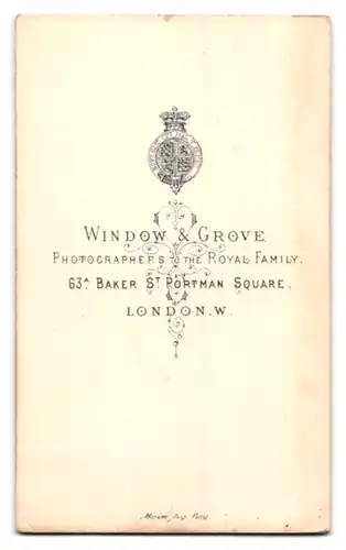 Fotografie Window & Grove, London, 63a Baker Street, Portrait junger Mann in kariertem Anzug