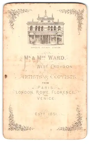 Fotografie Mr. & Mrs. Ward, West Croydon, rückseitige Ansicht West Croyd, Atelier Mr. & Mrs. Ward, Portrait Mädchen