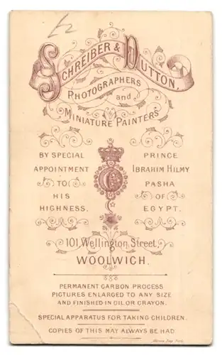 Fotografie Schreiber & Dutton, Woolwich, 101 Wellington, Street, Portrait junges Dienstmädchen mit Tablett