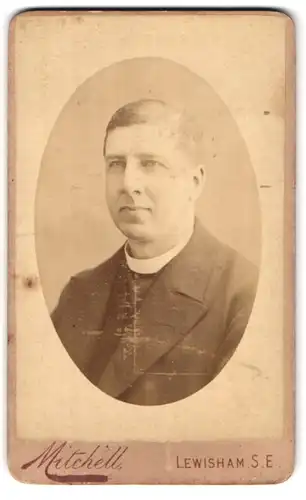 Fotografie G. Mitchell, London, 137 High St. Lewisham, Portrait eines Pastors