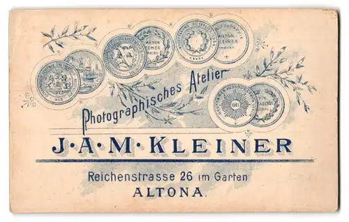 Fotografie J. A. M. Kleiner, Hamburg-Altona, Reichenstrasse 26, Portrait zwei bürgerliche Damen in hübschen Kleidern