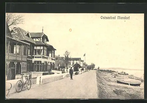 AK Niendorf, Strandpartie mit Booten