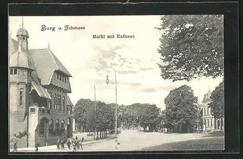 AK Burg a. Fehmarn, Markt mit Rathaus und Kindern