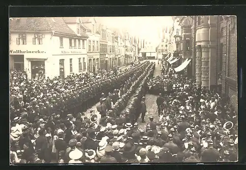 Foto-AK Buxtehude, Schützenfest auf der Breitestrasse, 1915