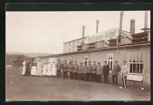 Foto-AK Seesen / Harz, Soldaten vor der Verpflegungsstation am 24.10.1914