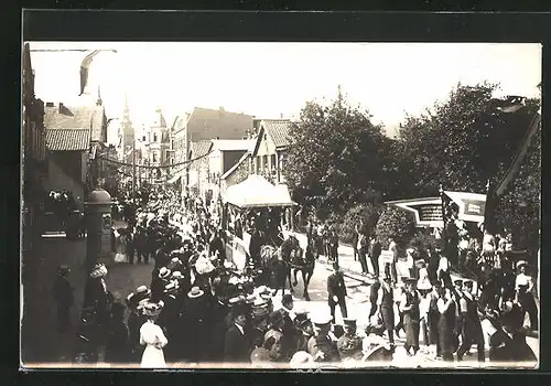 Foto-AK Itzehoe, Festzug die Schmiede zur 1100 Jahr Feier 1910