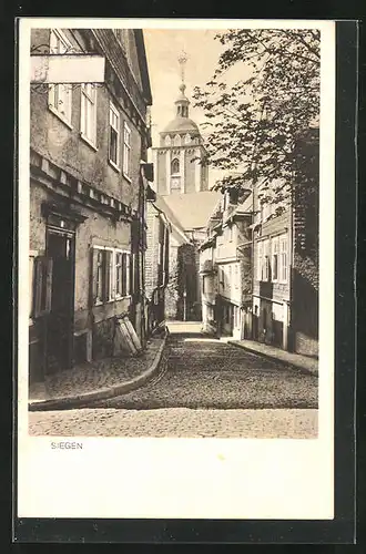 AK Siegen, Strassenpartie in der Stadt, Blick zum Kirchturm