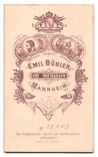 Fotografie Emil Buhler, Mannheim, Portrait junger Mann mit Zwicker