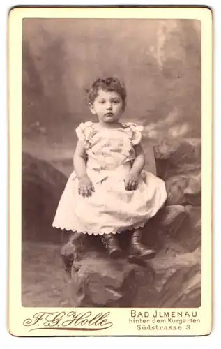 Fotografie F. G. Holle, Bad Ilmenau, Südstrasse 3, Portrait kleines Mädchen im hübschen Kleid