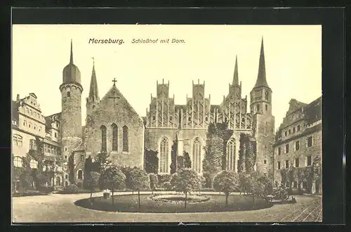 AK Merseburg, Schlosshof mit Dom