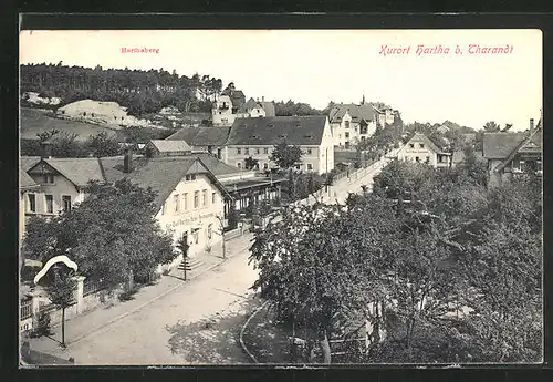 AK Hartha b. Tharandt, Strassenpartie mit Hotel Bad Hartha & Harthaberg