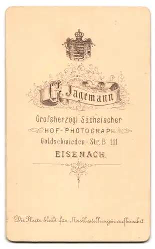 Fotografie G. Jagemann, Eisenach, Goldschmieden-Str. 111, Portrait Dame im Kleid mit Zopf und Halskette
