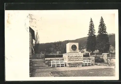 AK Todenmann, Dingelstedt-Denkmal vor dem Gasthaus Reese