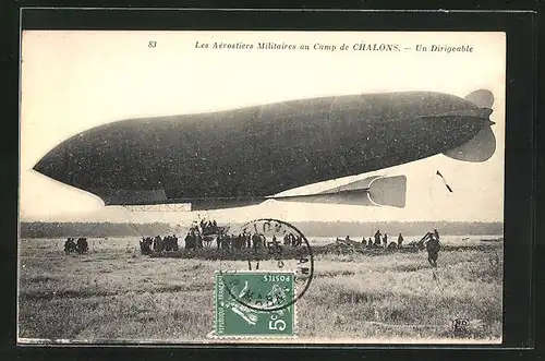 AK Camp de Chalons, Zeppelin / Dirigeable kurz vor dem Start