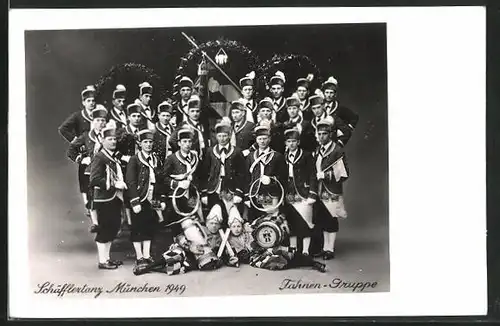 AK Schäfflertanz München 1949, Fahnen-Gruppe, Volkstanz