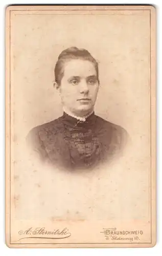 Fotografie A. Sternitzki, Braunschweig, Steinweg 10, Portrait Maria Runge, Mutter des Olympioniken Johannes Runge