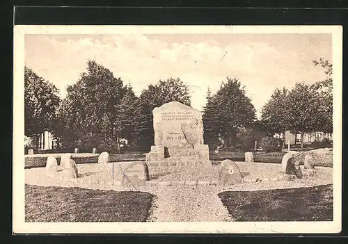 AK Petersdorf / Fehmarn, Ehrendenkmal der Gefallenen des Westerkirchspiels