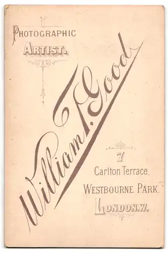 Fotografie William T. Good, London-W, 7 Carlton Terrace, Portrait modisch gekleideter Herr mit Schnurrbart