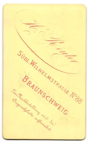 Fotografie H. Reuter, Braunschweig, Südl Wilhelmstr. 88, Portrait hübsches Fräulein mit Haarschleife