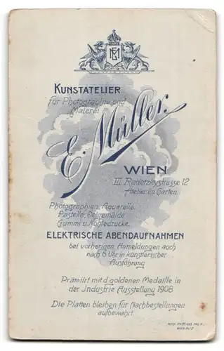 Fotografie E. Müller, Wien, Radetzkystrasse 12, Portrait kleines, niedliches Mädchen im Kleidchen