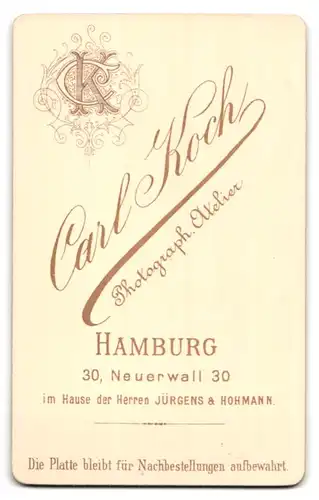 Fotografie Carl Hoch, Hamburg, Neuerwall 30, Portrait elegant frisierter junger Mann im Anzug