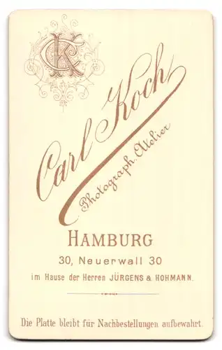 Fotografie Carl Hoch, Hamburg, Neuerwall 30, Portrait Mann mit modischem Haarschnitt und Oberlippenbart