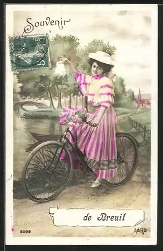 AK Breuil, Fräulein mit Taschentuch auf Fahrrad